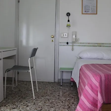Moderno Ξενοδοχείο 2*