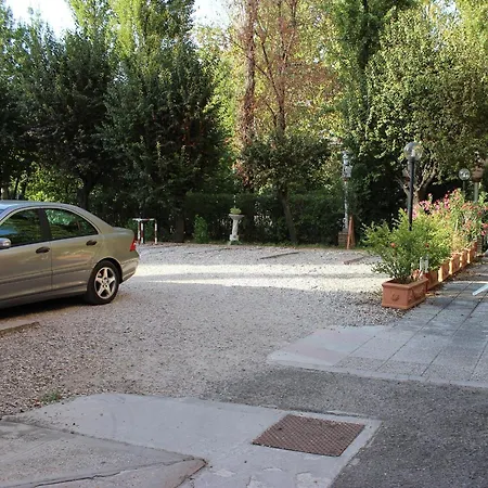 מלון Moderno מודנה