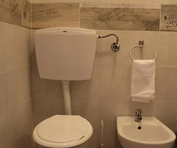 Moderno Hotel 2*
