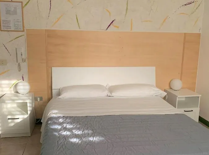 Hotel Moderno Módena