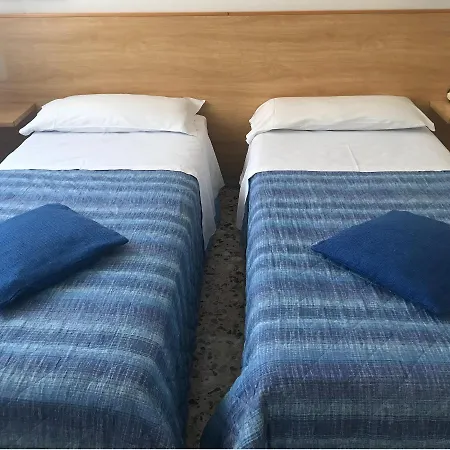 Moderno Hotel 2*