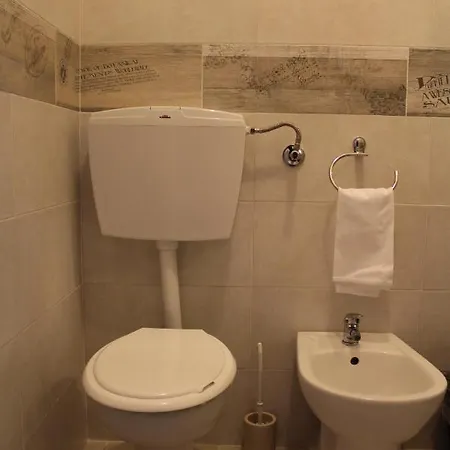Moderno Hotel 2*