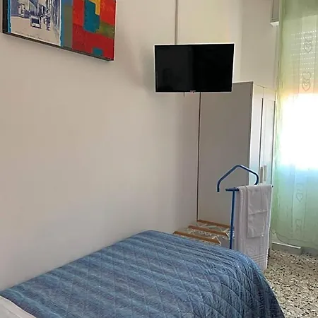 Moderno Hotel 2*